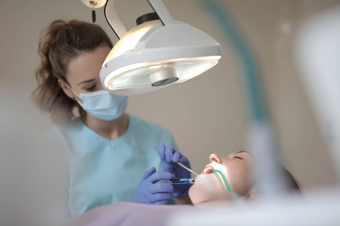 What Happens During a Comprehensive Dental Examination?